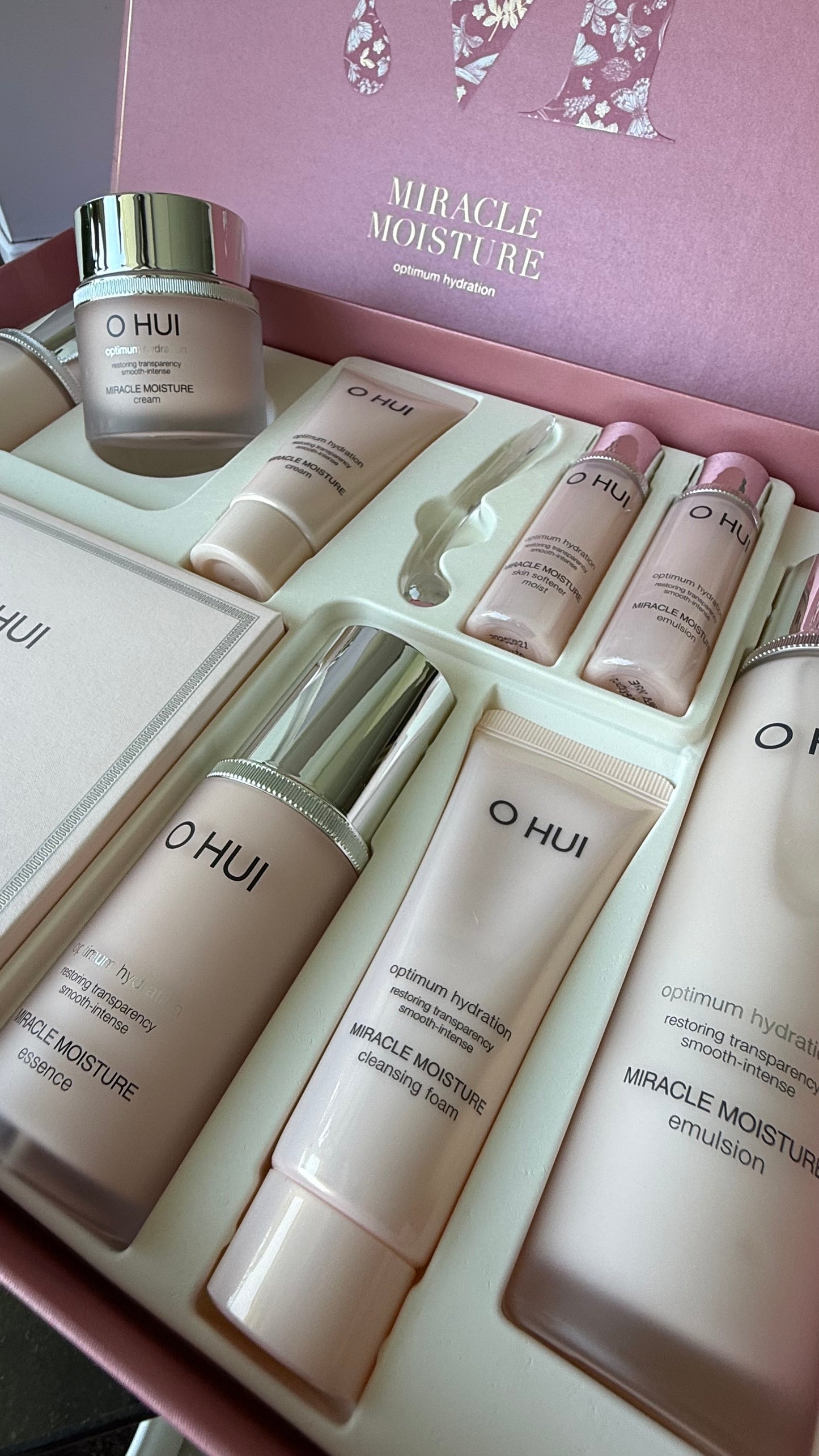 OHUI Korean premium Miracle Moisture optimum hydration set with ceramids