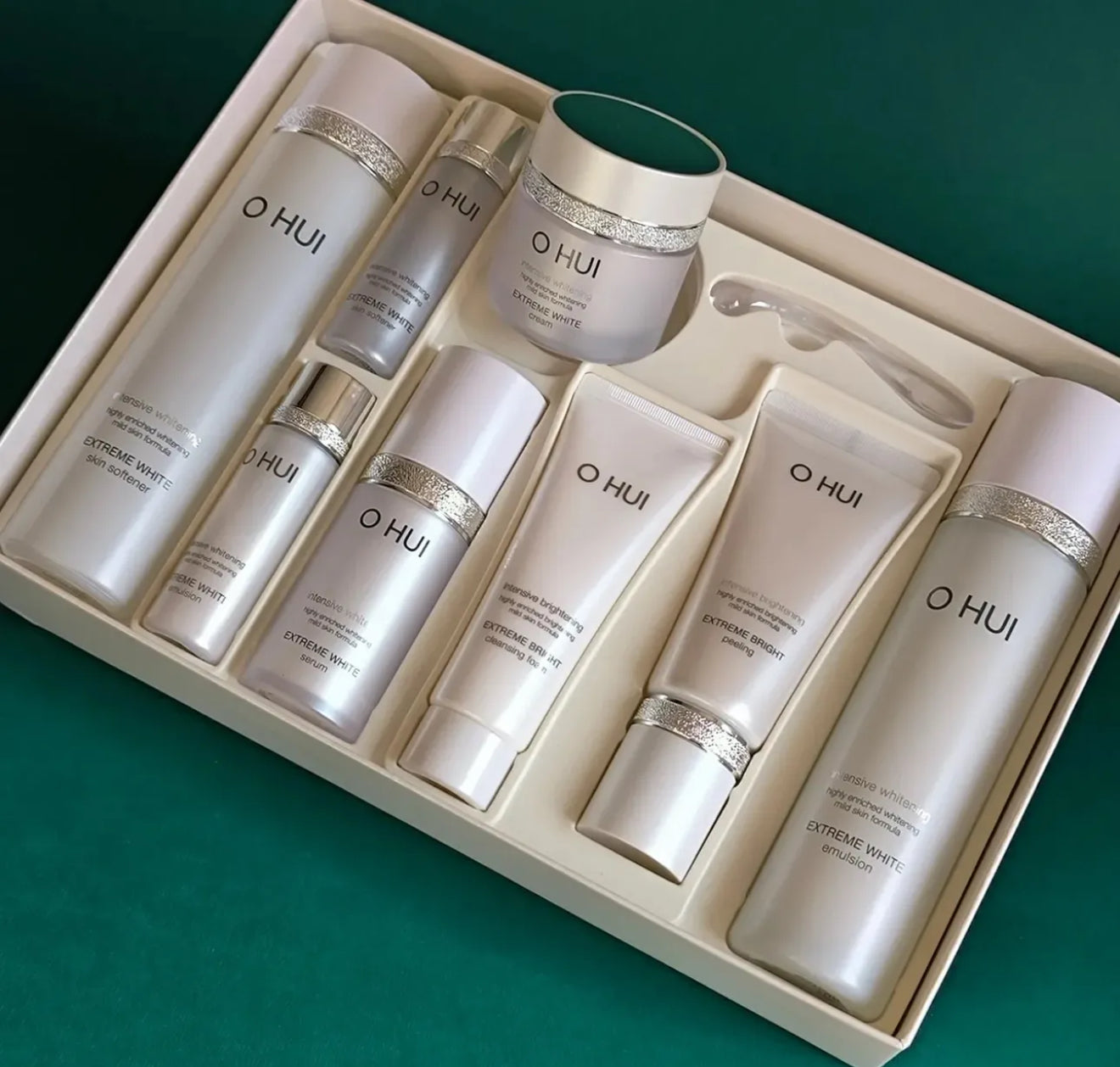 OHUI korean premium brand Extreme White set agains pigmentation and melasma