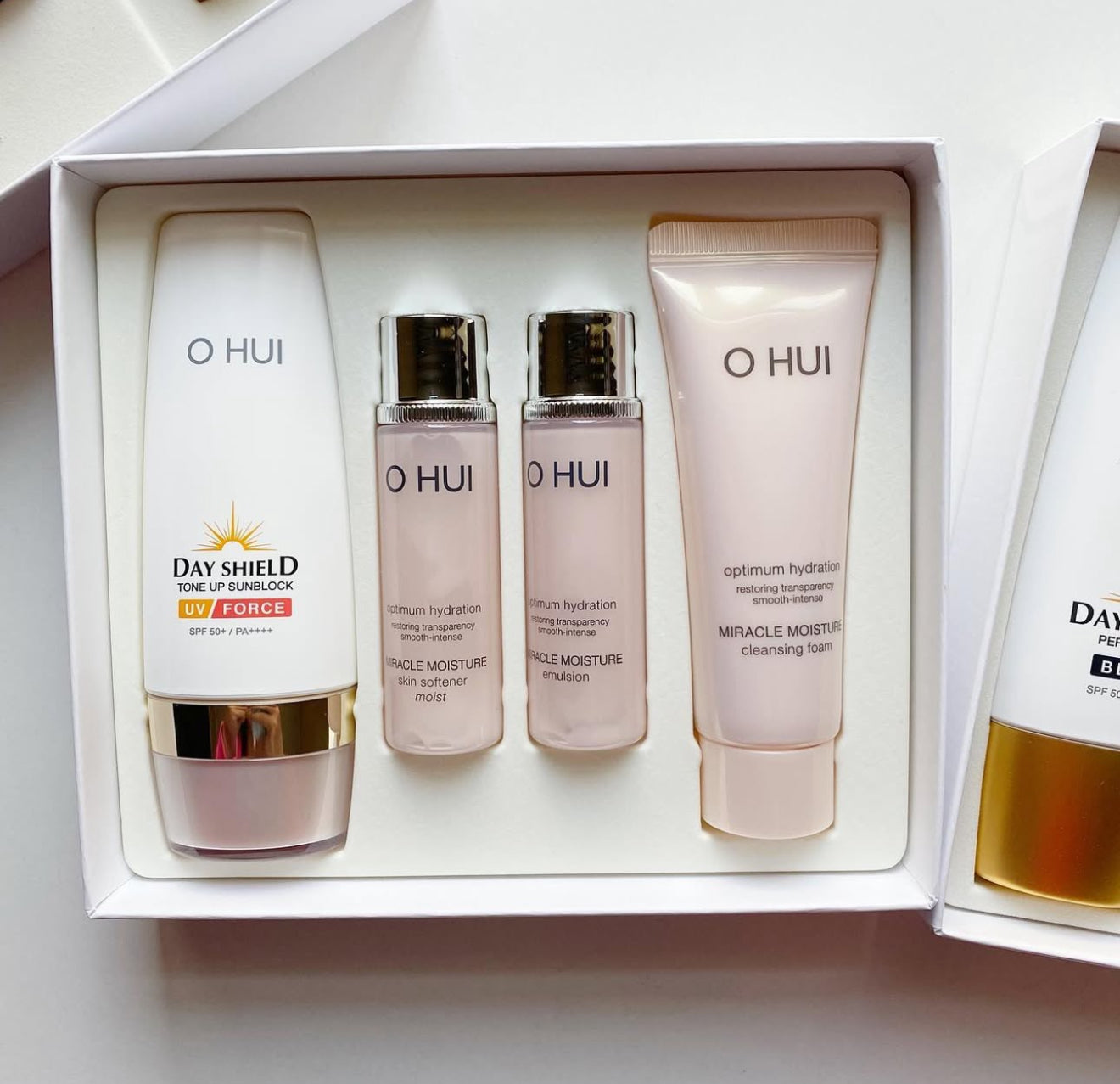 OHUI SPF50+/PA++++ uv force set with toner, emulsion and cleansing foam