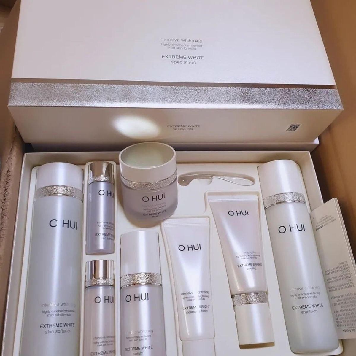 OHUI korean premium brand Extreme White set agains pigmentation and melasma