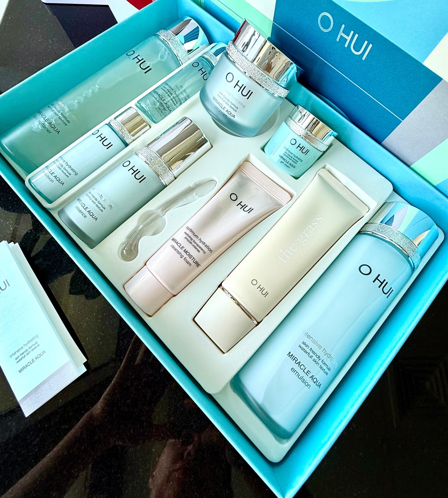 OHUI miracle aqua HYALURONIC moisture set for oily and combined skin